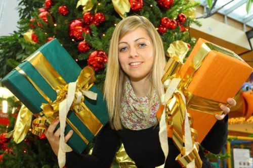 Tamara aus Feldkirch hat den größten Teil der Weihnachtsgeschenke bereits eingekauft.  Foto: VN/Hofmeister
