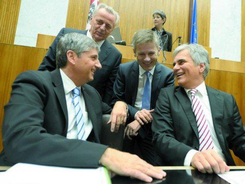 Vor der Regierungserklärung(v. l.): Spindelegger, Hundstorfer, Ostermayer, Prammer und Faymann. Foto: APA