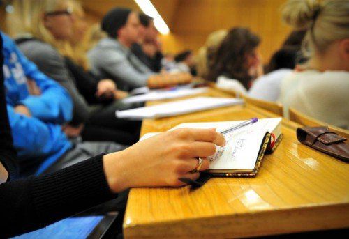 Werden vom Land in Sachen Leistbares Wohnen in Universitätsstädten unterstützt: Studenten aus Vorarlberg. Foto: apa