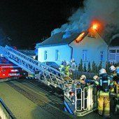 Haus brannte, während Bewohner Ferien machten