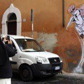Der Papst als Superman