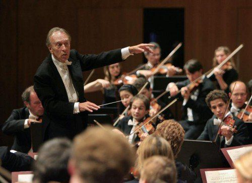 Als großen Zeugen der wahren, tiefen Kultur Europas bezeichnete Muti den Kollegen Claudio Abbado.  Foto: AP