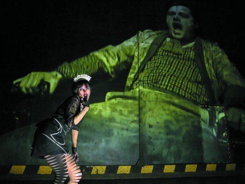 Daniela Keckeis in „Der Reigen oder Vivre sa vie“, inszeniert von Philipp Preuss. Foto: Schauspiel Leipzig