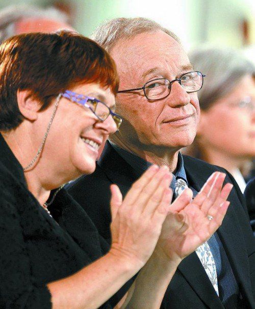 David Grossman mit seiner Frau Michal bei der Verleihung des Friedenspreises des Deutschen Buchhandels in Frankfurt.  Foto: AP