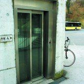 „Kleines Geschäft“ im Aufzug erregt die Gemüter