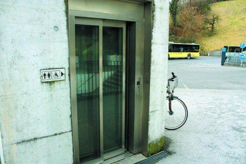 Der Lift beim Busplatz sei „ständig verschmutzt“, beklagt eine Bürgerforums-Teilnehmerin. Foto: VN