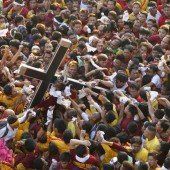 Schwarze Jesus-Statue zieht Hunderttausende Gläubige an