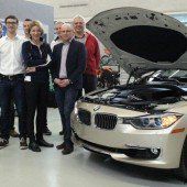 Berufsschüler dürfen an neuem BMW schrauben