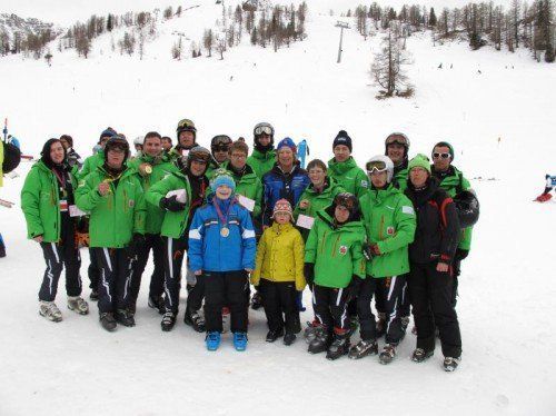 Die Sportler aus Vorarlberg und Tirol bei den Special Olympics Winter Games in Liechtenstein. Foto: Privat