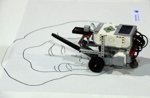 Ein Roboter als Porträtmaler.
Foto: EPA