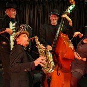 Die Bartlis im Quintett