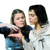 Morgen ab 19 Uhr ist im Stadttheater Lindau das Schauspiel „Licht im Dunkel“ zu sehen.