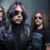 Monster-Hymnen mit Monster Magnet