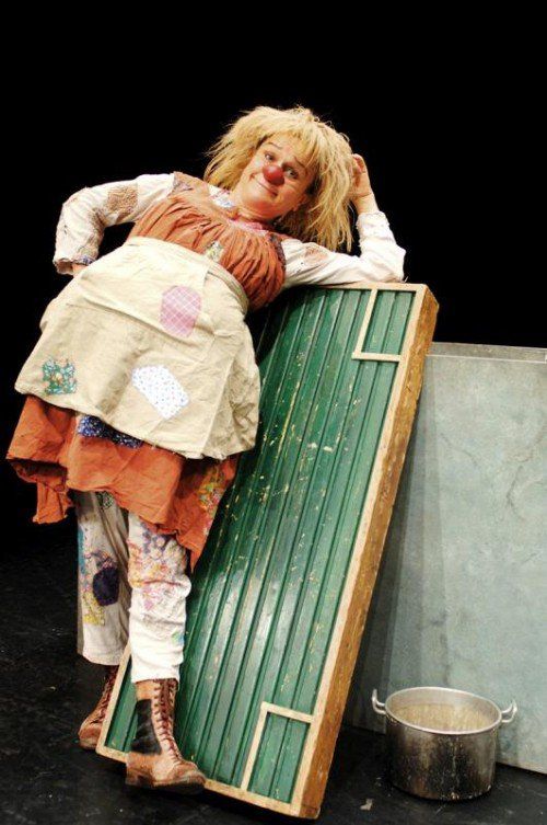Gardi Hutter präsentiert anlässlich ihres 33-jährigen Bühnenjubiläums nochmals ihr erfolgreichstes Solo- Programm „Die tapfere Hanna“. foto: tak