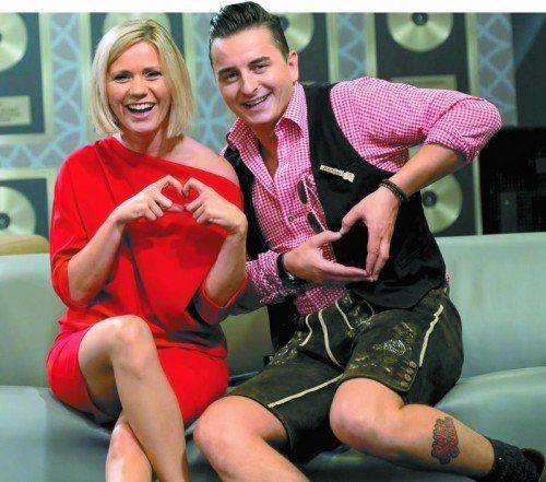 Moderatorin Johanna Setzer und Volks-Rock’n’Roller Andreas Gabalier. Foto: Harald Lachner