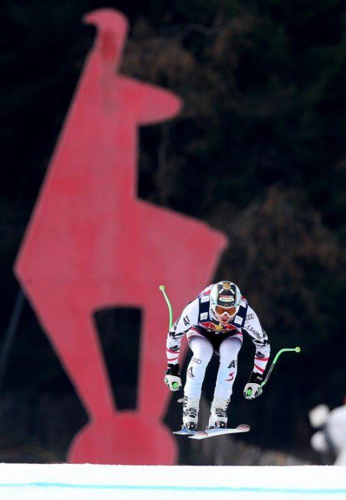 Österreichs Abfahrts-Ass Hannes Reichelt kämpft heute auf der Hahnenkamm-Abfahrt um die goldene Gams von Kitzbühel. Foto: gepa