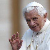 Fast 400 Priester wegen Missbrauch abgesetzt
