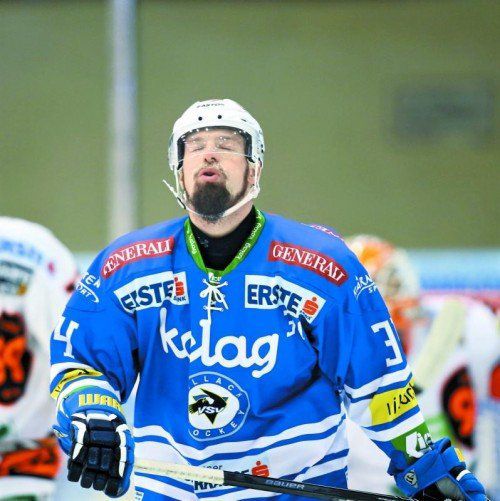 Puck gestoppt und Schmerzen: Markus Peintner. Foto: gepa