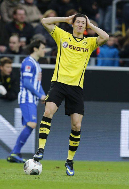 Robert Lewandowski soll bei Bayern München unterschreiben.  ap