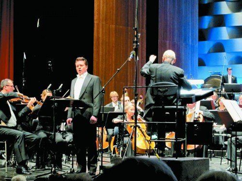 SWR-Orchester mit Michael Gielen und Andrew Schroeder.  Foto: JU