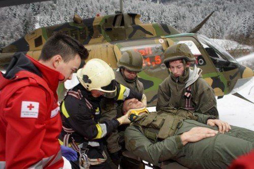 uebung - Hubschrauberabsturz im Bregenzerwald bundesheer