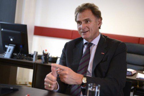 Wirtschaftskammer-Präsident Manfred Rein: „Gute Nachrichten sind, wenn es uns gelingt den Faktor Arbeit weiter zu entlasten.“ Foto: VN