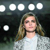 Model Cara Delevingne gibt britische Mode vor