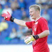 Zweikampf im Training: Knett umgeknickt