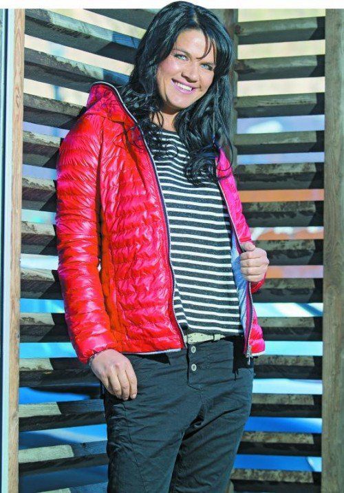 Coole Lässigkeit trifft sportliche Eleganz: Die stylischen It-Daunenjacken von Duvetica sind diese Saison ein Must-have. Erhältlich um 379 Euro bei Kaufmann Mode in Bezau. Foto: VN/Steurer