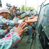 Thailändische Reisbauern verlieren die Geduld