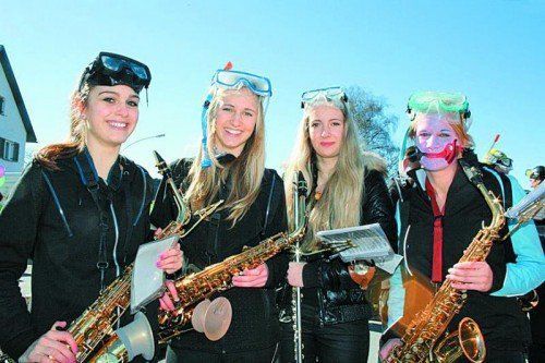 Der Musikverein war als „Tauchclub“ unterwegs. Fotos: SChallert