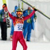Pole Kamil Stoch fliegt vor Oldie Noriaki Kasai zu Gold