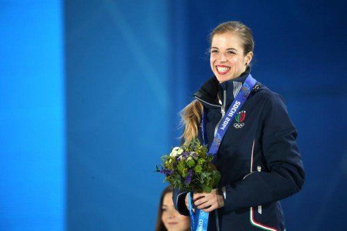 Die Italienerin Carolina Kostner lächelte auch über Silber. gepa