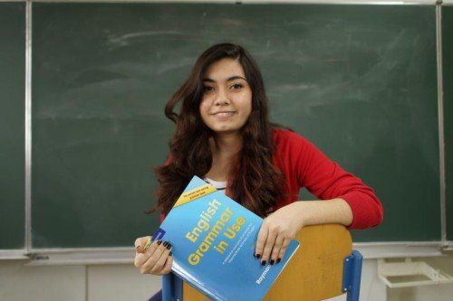 Emine Güldüroglu hat den ersten Platz in Englisch beim Vorarlberger Fremdsprachenwettbewerb 2014 belegt. Foto: VN/Hartinger