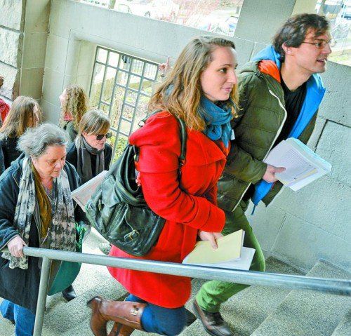 Hohe Wahlbeteiligung, knappes Ergebnis: Schweizer sprachen sich für eine Begrenzung aus. Foto: epa