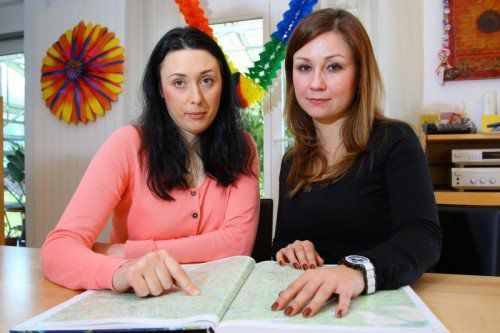 Kira Dür und Nina Madella (v.l.). Die beiden Ukrainerinnen sind in großer Sorge um ihre Heimat. Foto: VN/Hofmeister