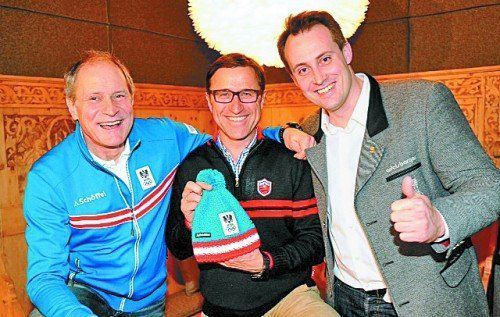 ÖOC-Marketingleiter Florian Gosch (r.) mit ÖOC-Generalsekretär Peter Mennel, Tirol-Tourismus-Chef Josef Margreiter (v. l.). Foto: ÖOC/Spiess