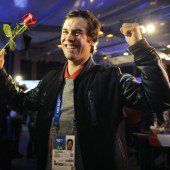 Merci vielmol, Öschterriech! Rote Rosen und Schweizer Gold