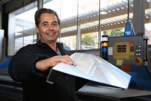 Spenglermeister Rainer Mathis hat den Betrieb vor 22 Jahren von seinem Vater übernommen. Foto: VN/HB