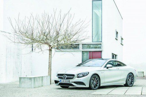 AMG schärft das neue S-Klasse-Coupé: Mit Allradantrieb 4Matic sprintet das Coupé in 3,9 Sekunden auf Tempo 100. Foto: werk