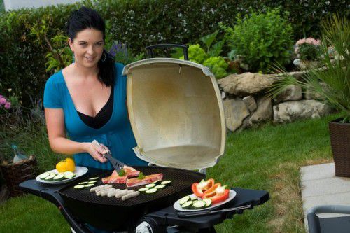 Auch Lisi aus Höchst ist eine passionierte Hobby-Grillmeisterin.