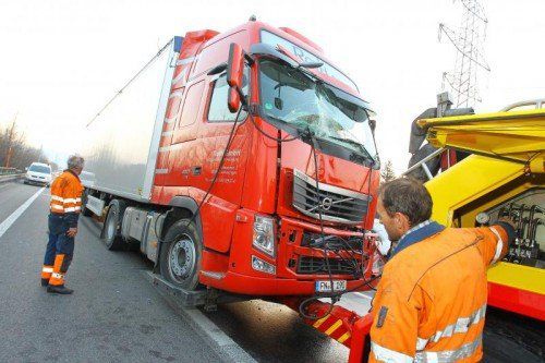 Auf der Rheintalautobahn – Höhe Hohenems – ging Mittwochabend für anderthalb Stunden nichts mehr. Foto: VN/Hofmeister