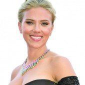 Scarlett will den Spagat schaffen