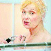 Vivienne Westwood duscht für Vegetarismus