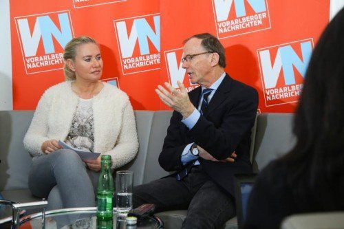 Eugen Freund im VN-Gespräch mit Chefredakteurin Verena Daum-Kuzmanovic und Heidi Rinke-Jarosch. Foto: VN/Hofmeister