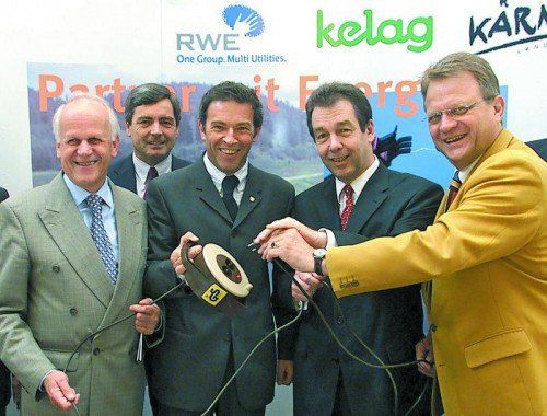 Ex-VP-Landeschef Wurmitzer (l.) mit Jörg Haider (Mitte) und Ex-SP-Vorsitzendem Ambrozy 2001 (r.). Foto: APA