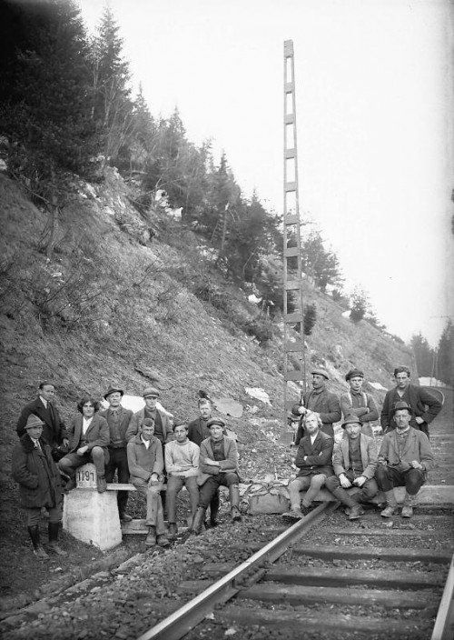 Gastarbeiter beim Bau der Arlbergbahn Ende des 19. Jahrhunderts.  Foto: Klostertalmuseum