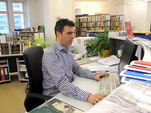 Gerhard Fend leitet die Bibliothek im Konservatorium. Foto: JU