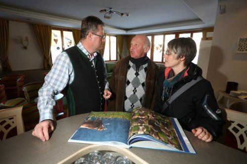 Gerold Walch mit Bruno Hammerer und Tochter Astrid. Foto: VN