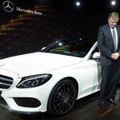 Vernetzte Autos fahren zum 84. Autosalon in Genf